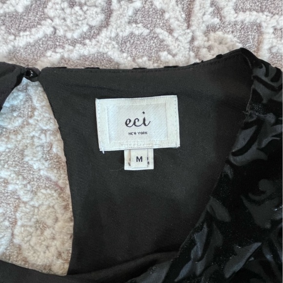 NWT Eci Ny Velvet Bell Sleeve Dress - Picture 7 of 13